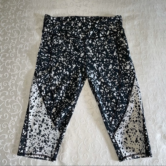 Fabletics Splatter Print Capri Crop Leggings - Picture 11 of 16